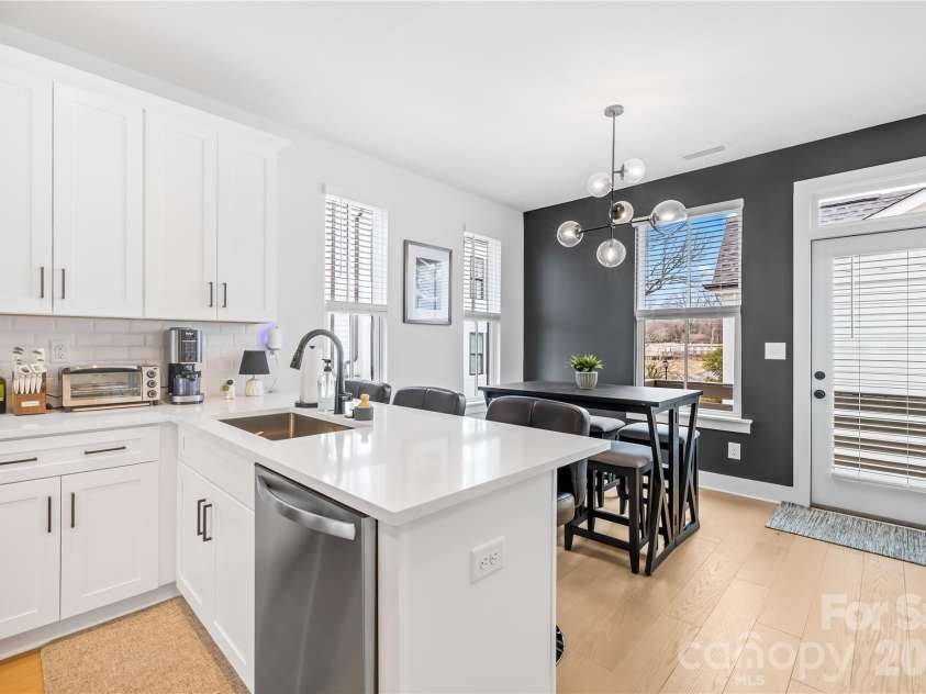 1130 Pegram Crossing Drive, Charlotte, NC 28205.  MLS# CAR4344700, YatesRealty ID 2510. 