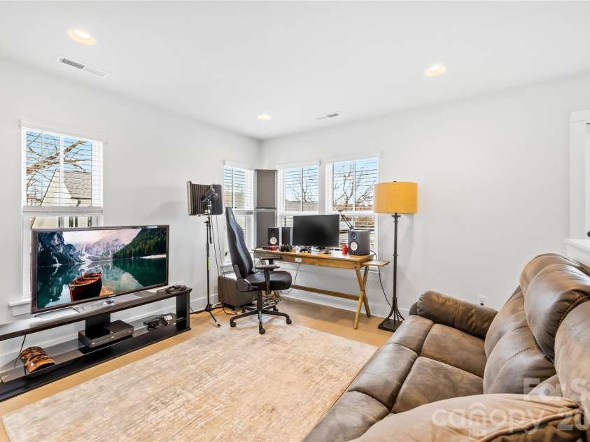 1130 Pegram Crossing Drive, Charlotte, NC 28205.  MLS# CAR4344700, YatesRealty ID 2510. 