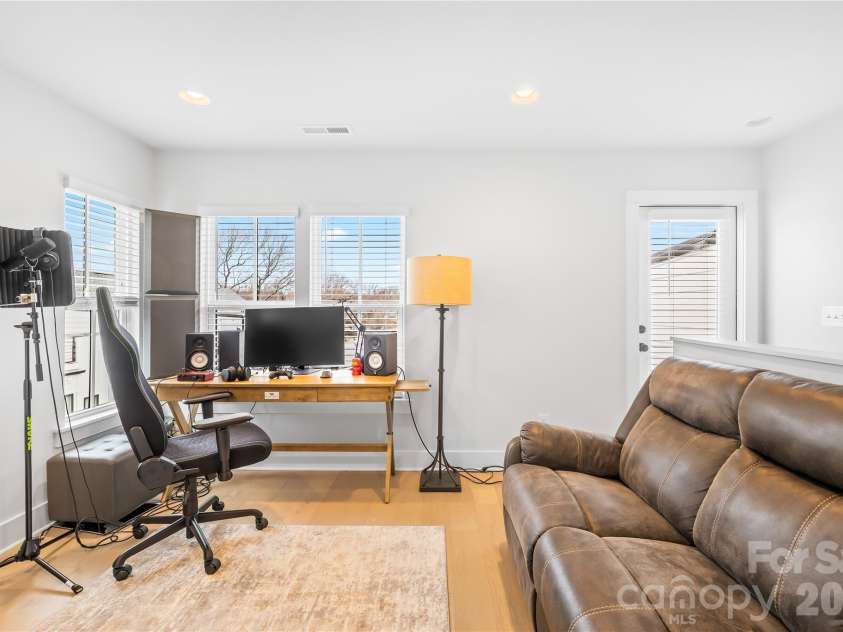 1130 Pegram Crossing Drive, Charlotte, NC 28205.  MLS# CAR4344700, YatesRealty ID 2510. 