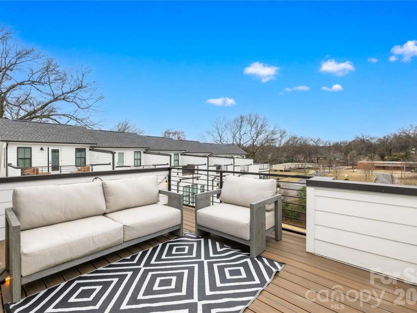 1130 Pegram Crossing Drive, Charlotte, NC 28205.  MLS# CAR4344700, YatesRealty ID 2510. 