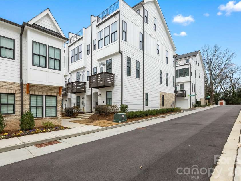 1130 Pegram Crossing Drive, Charlotte, NC 28205.  MLS# CAR4344700, YatesRealty ID 2510. 