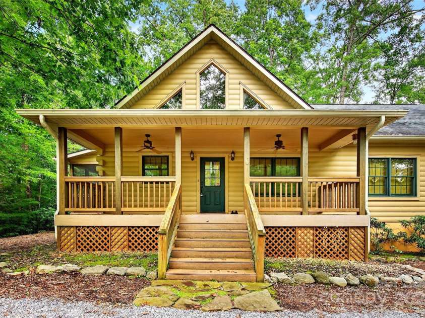 240 Ravenswood Drive, Marion, NC 28752.  MLS# CAR4322365, YatesRealty ID 2510. 