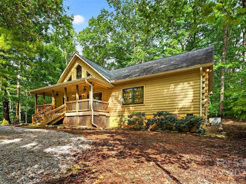 240 Ravenswood Drive, Marion, NC 28752.  MLS# CAR4322365, YatesRealty ID 2510. 