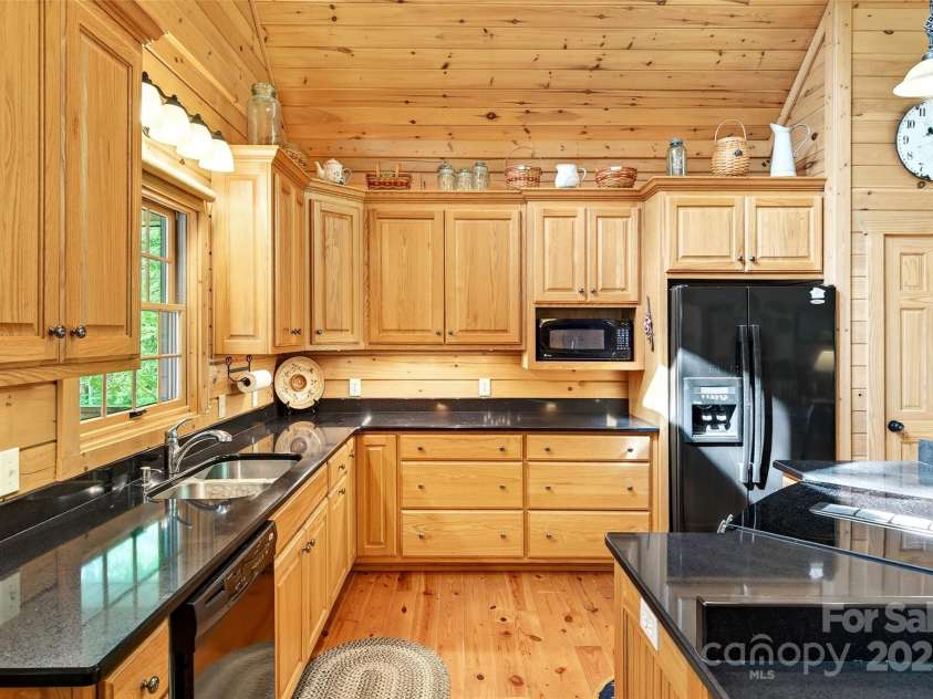 240 Ravenswood Drive, Marion, NC 28752.  MLS# CAR4322365, YatesRealty ID 2510. 