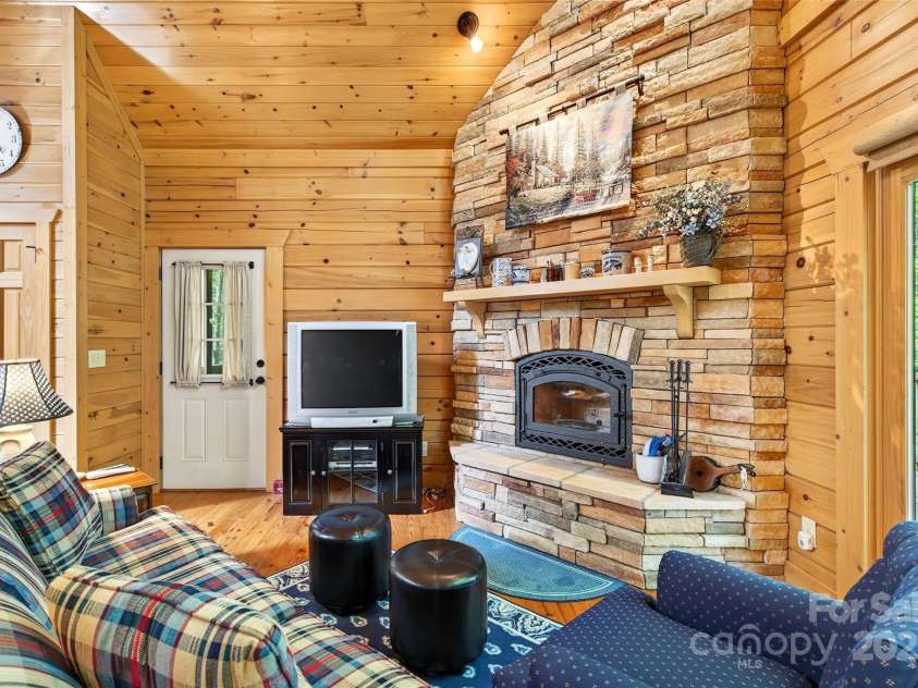 240 Ravenswood Drive, Marion, NC 28752.  MLS# CAR4322365, YatesRealty ID 2510. 