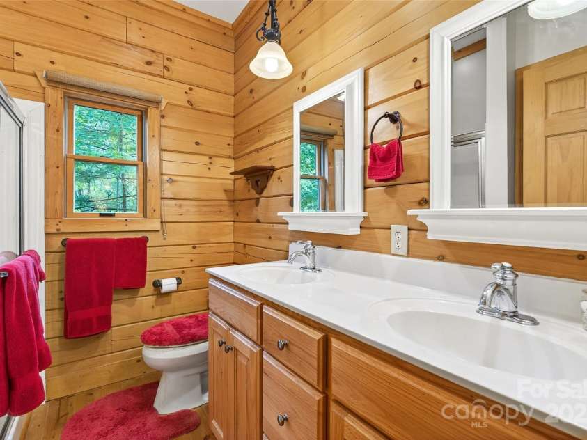 240 Ravenswood Drive, Marion, NC 28752.  MLS# CAR4322365, YatesRealty ID 2510. 