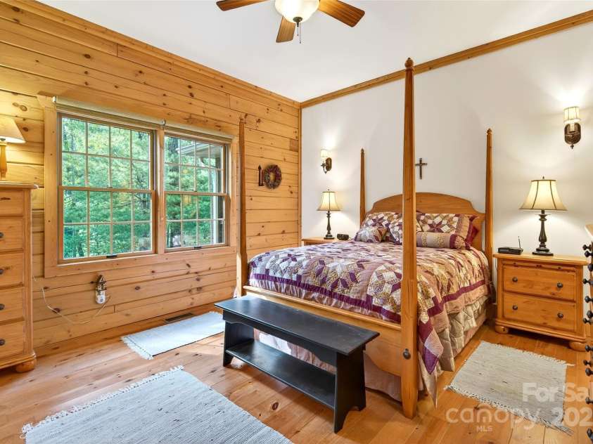 240 Ravenswood Drive, Marion, NC 28752.  MLS# CAR4322365, YatesRealty ID 2510. 