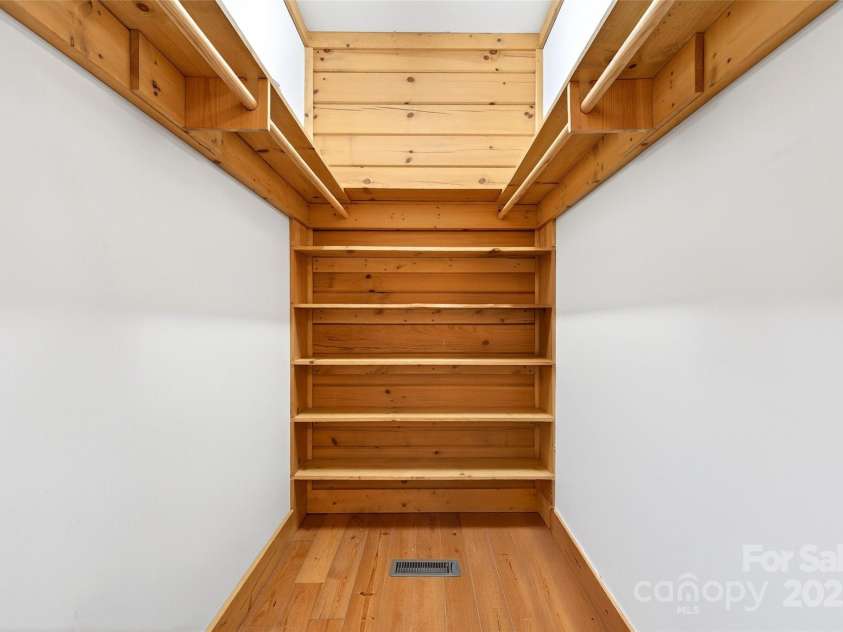 240 Ravenswood Drive, Marion, NC 28752.  MLS# CAR4322365, YatesRealty ID 2510. 