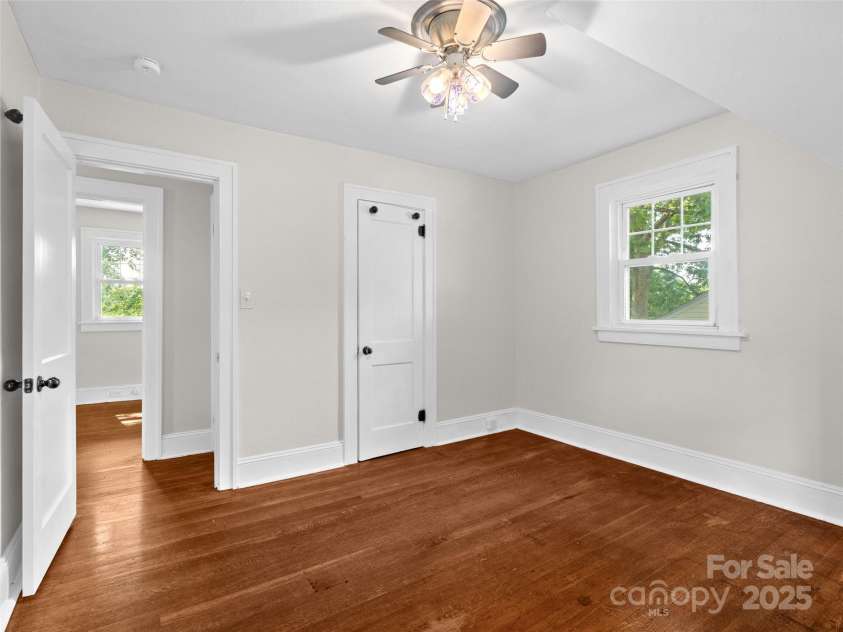 41 Princeton Drive, Asheville, NC 28806.  MLS# CAR4259252, YatesRealty ID 25100. 