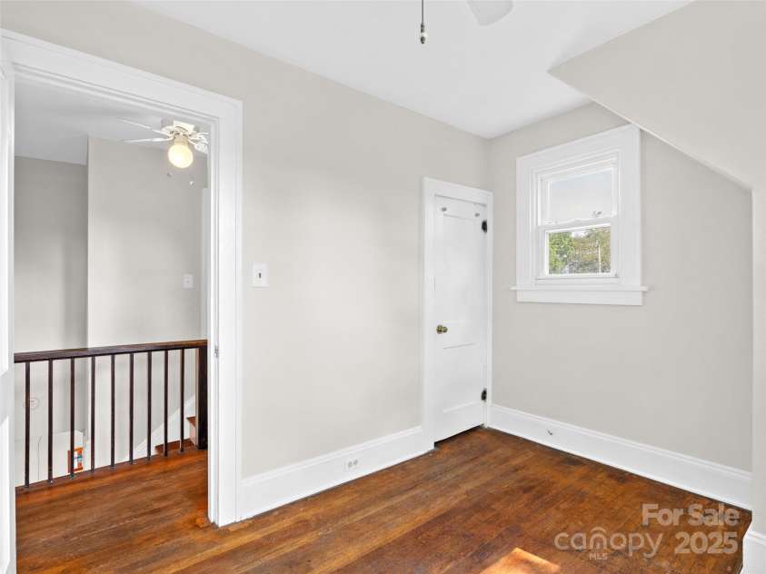 41 Princeton Drive, Asheville, NC 28806.  MLS# CAR4259252, YatesRealty ID 25100. 