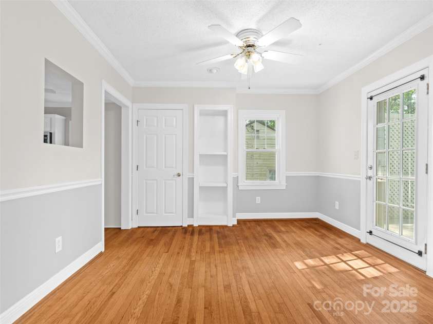 41 Princeton Drive, Asheville, NC 28806.  MLS# CAR4259252, YatesRealty ID 25100. Dining room that opens to large entertaining deck