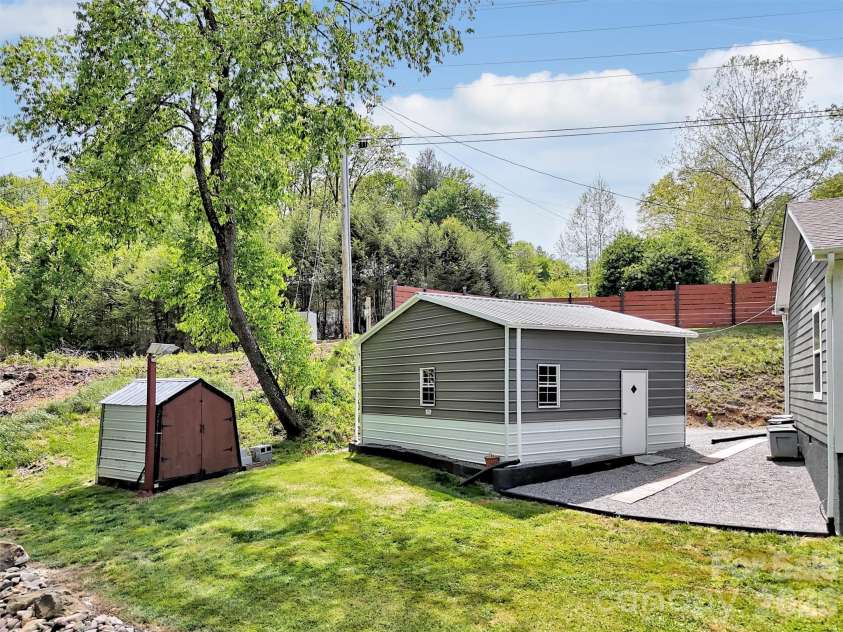 21 Swift Stream Lane, Waynesville, NC 28785.  MLS# CAR4380730, YatesRealty ID 25101. 
