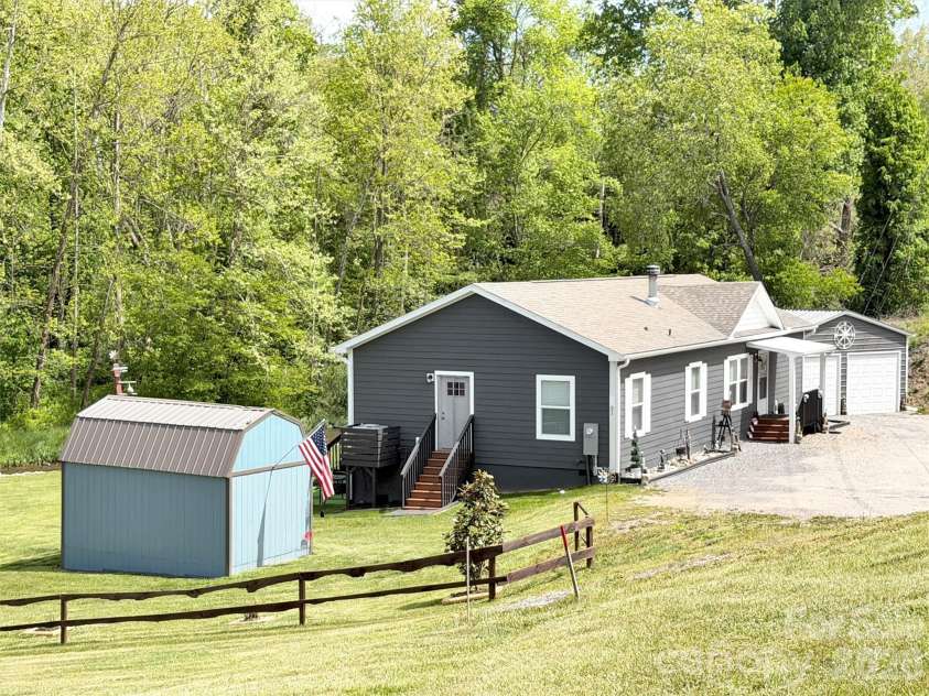 21 Swift Stream Lane, Waynesville, NC 28785.  MLS# CAR4380730, YatesRealty ID 25101. 