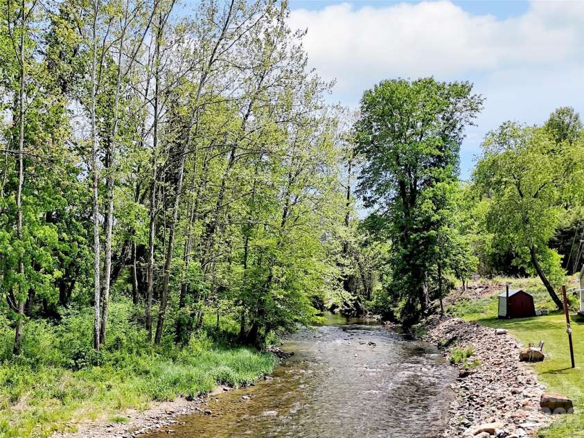 21 Swift Stream Lane, Waynesville, NC 28785.  MLS# CAR4380730, YatesRealty ID 25101. 