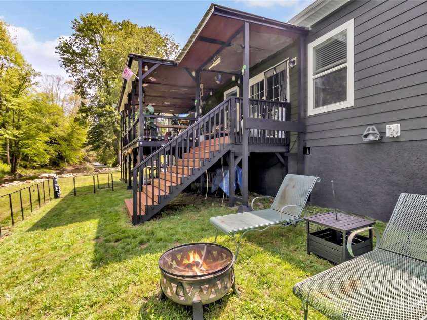 21 Swift Stream Lane, Waynesville, NC 28785.  MLS# CAR4380730, YatesRealty ID 25101. 