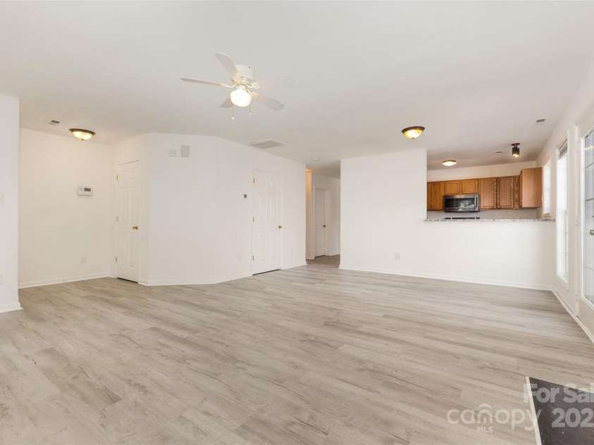 9664 Littleleaf Drive, Charlotte, NC 28215.  MLS# CAR4272439, YatesRealty ID 25101. 