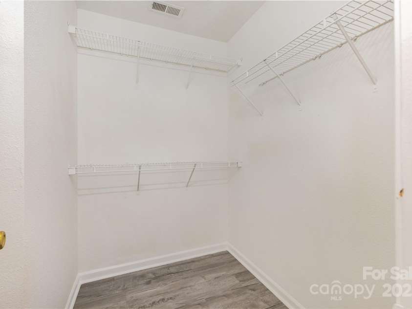 9664 Littleleaf Drive, Charlotte, NC 28215.  MLS# CAR4272439, YatesRealty ID 25101. 