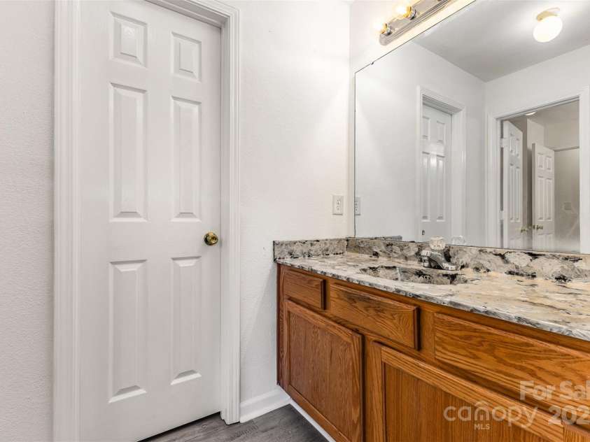 9664 Littleleaf Drive, Charlotte, NC 28215.  MLS# CAR4272439, YatesRealty ID 25101. 