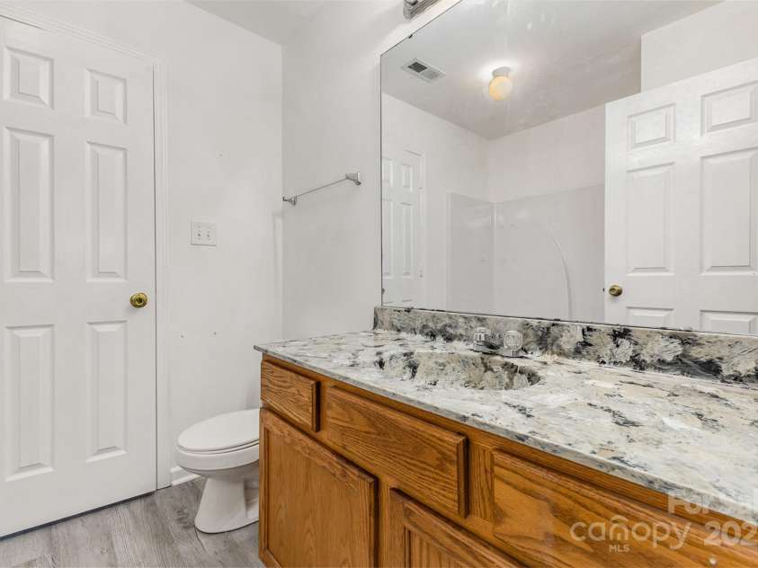 9664 Littleleaf Drive, Charlotte, NC 28215.  MLS# CAR4272439, YatesRealty ID 25101. 