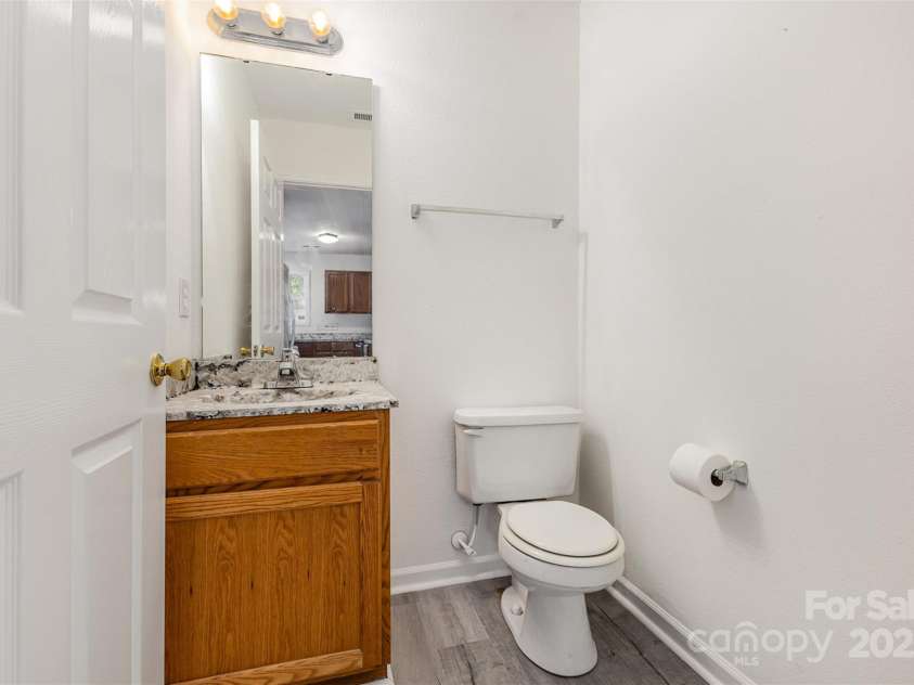9664 Littleleaf Drive, Charlotte, NC 28215.  MLS# CAR4272439, YatesRealty ID 25101. 
