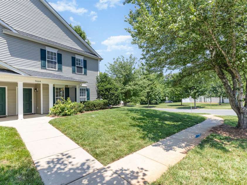 9664 Littleleaf Drive, Charlotte, NC 28215.  MLS# CAR4272439, YatesRealty ID 25101. 