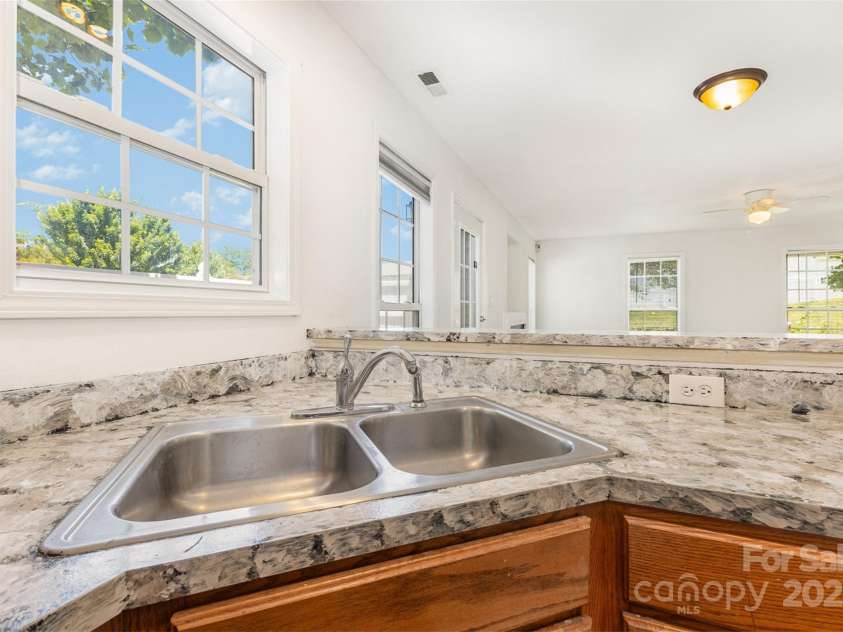 9664 Littleleaf Drive, Charlotte, NC 28215.  MLS# CAR4272439, YatesRealty ID 25101. 