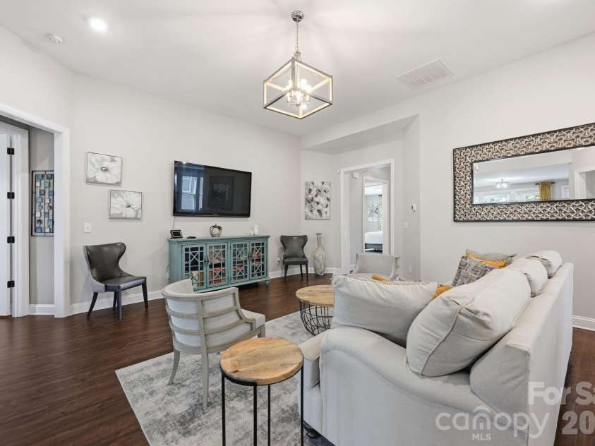 7210 Overjoyed Crossing, Charlotte, NC 28215.  MLS# CAR4383574, YatesRealty ID 25103. 