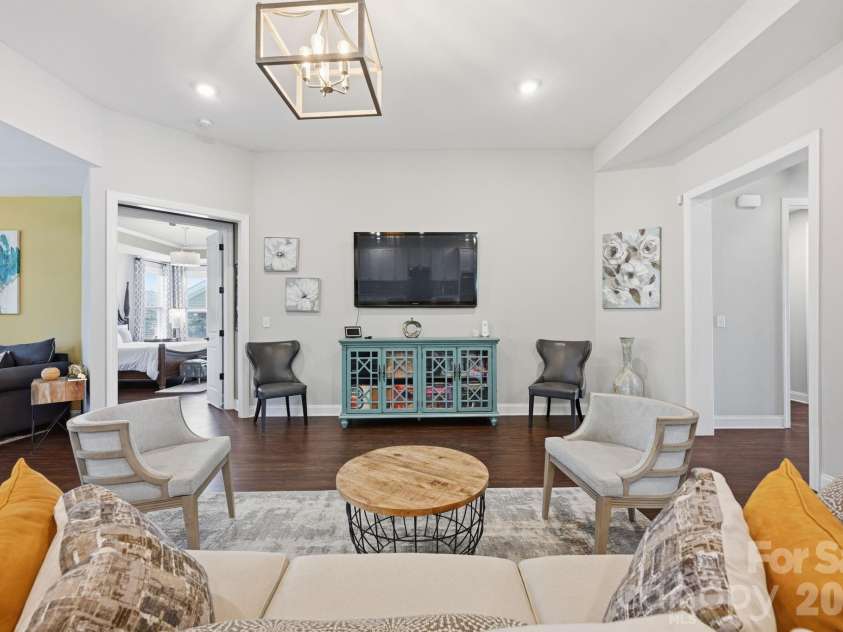 7210 Overjoyed Crossing, Charlotte, NC 28215.  MLS# CAR4383574, YatesRealty ID 25103. 