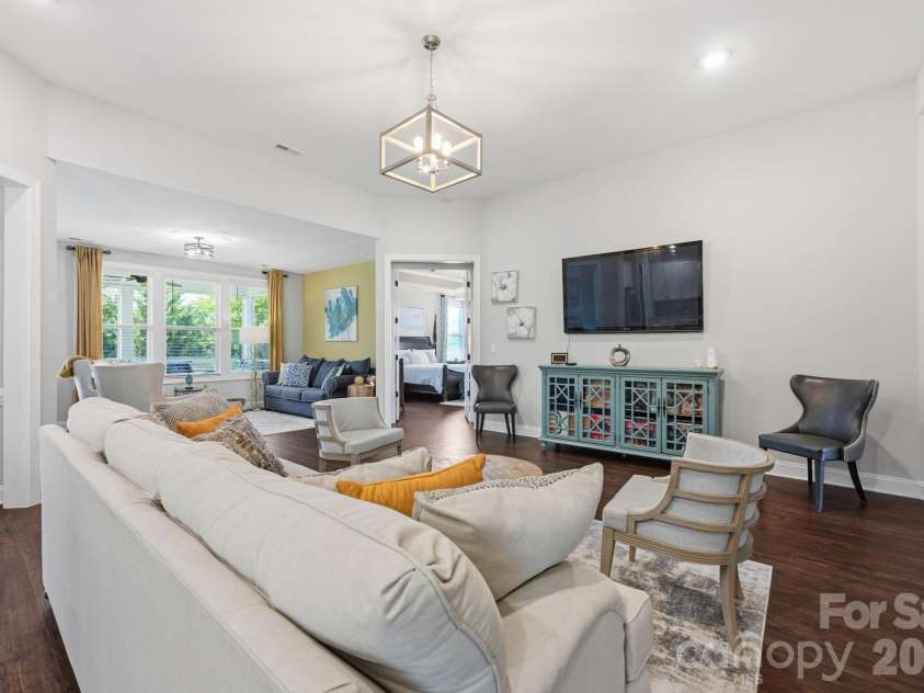 7210 Overjoyed Crossing, Charlotte, NC 28215.  MLS# CAR4383574, YatesRealty ID 25103. 