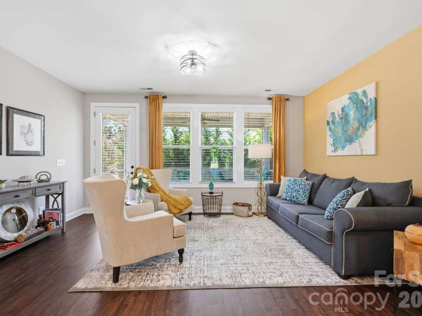 7210 Overjoyed Crossing, Charlotte, NC 28215.  MLS# CAR4383574, YatesRealty ID 25103. 