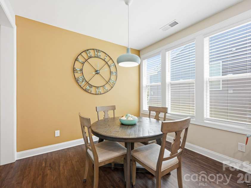 7210 Overjoyed Crossing, Charlotte, NC 28215.  MLS# CAR4383574, YatesRealty ID 25103. 