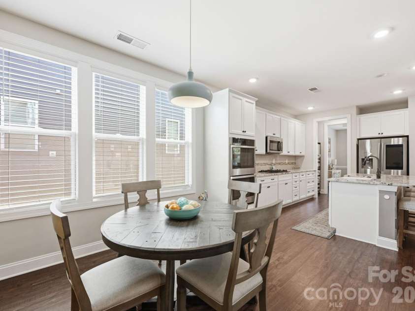 7210 Overjoyed Crossing, Charlotte, NC 28215.  MLS# CAR4383574, YatesRealty ID 25103. 