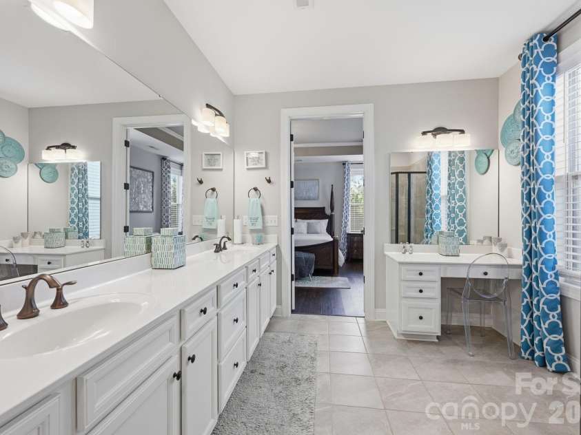 7210 Overjoyed Crossing, Charlotte, NC 28215.  MLS# CAR4383574, YatesRealty ID 25103. 