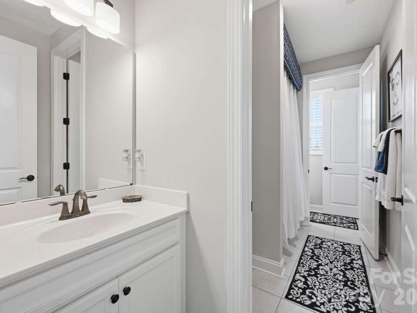 7210 Overjoyed Crossing, Charlotte, NC 28215.  MLS# CAR4383574, YatesRealty ID 25103. 