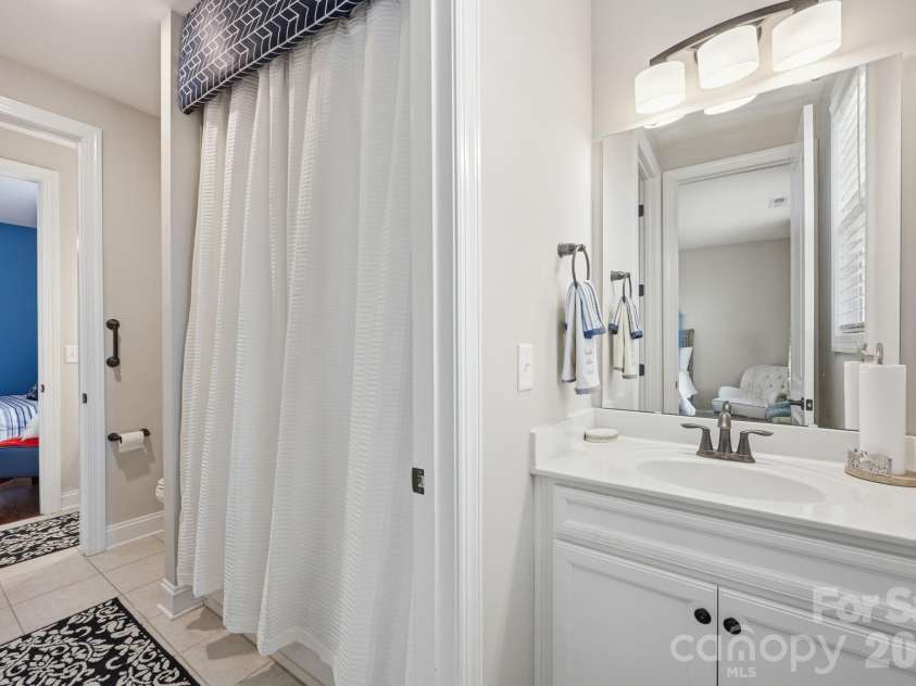7210 Overjoyed Crossing, Charlotte, NC 28215.  MLS# CAR4383574, YatesRealty ID 25103. 