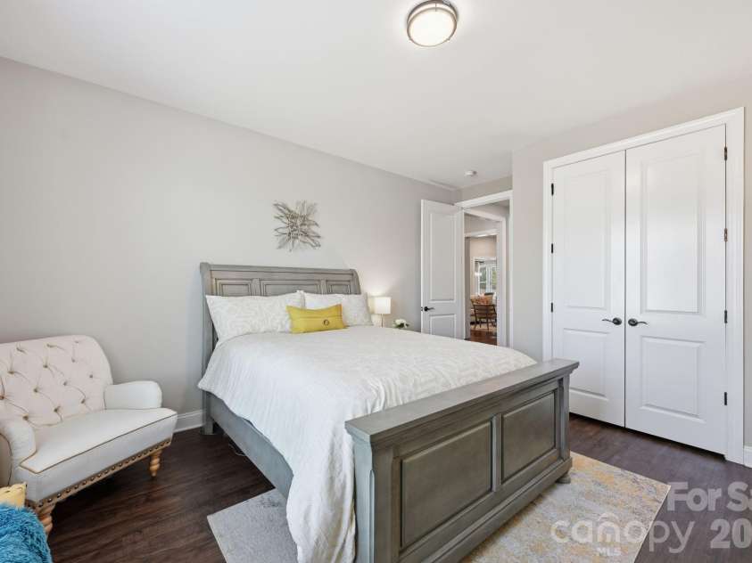 7210 Overjoyed Crossing, Charlotte, NC 28215.  MLS# CAR4383574, YatesRealty ID 25103. 