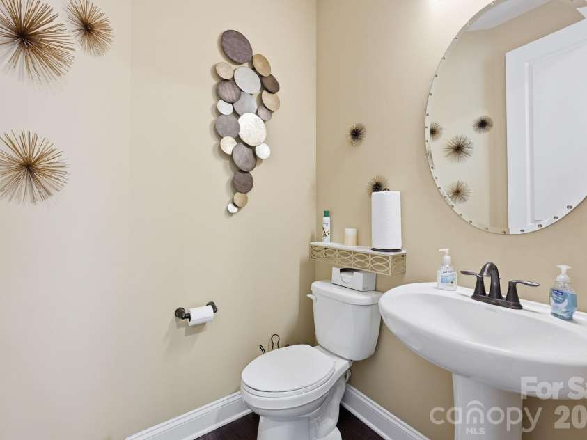 7210 Overjoyed Crossing, Charlotte, NC 28215.  MLS# CAR4383574, YatesRealty ID 25103. 