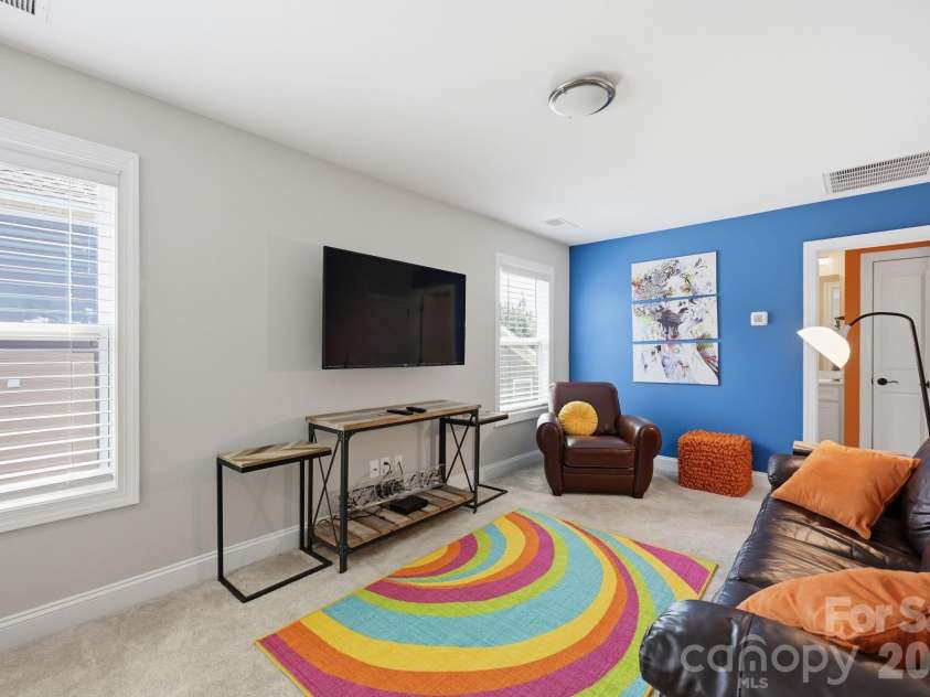 7210 Overjoyed Crossing, Charlotte, NC 28215.  MLS# CAR4383574, YatesRealty ID 25103. 