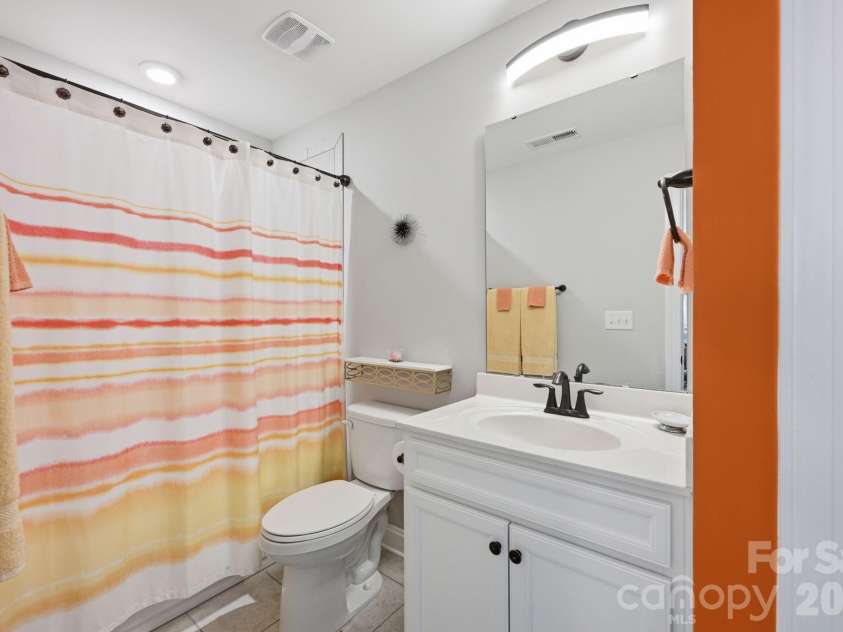 7210 Overjoyed Crossing, Charlotte, NC 28215.  MLS# CAR4383574, YatesRealty ID 25103. 