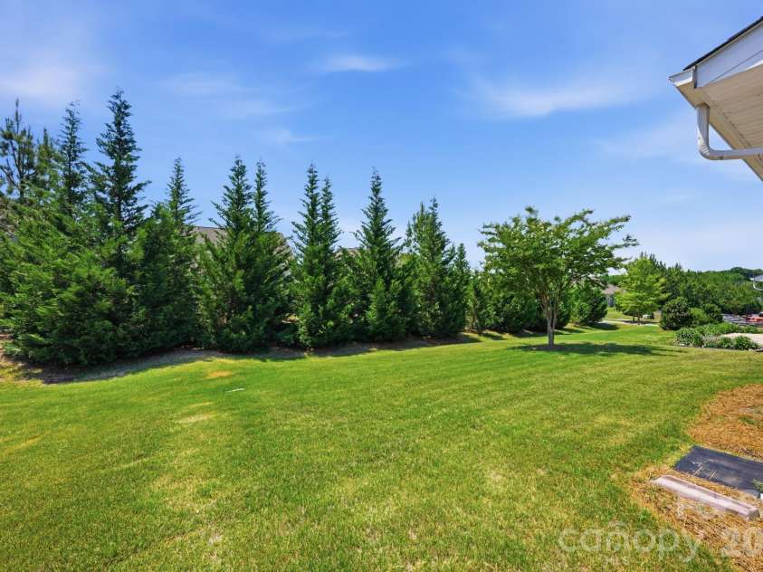 7210 Overjoyed Crossing, Charlotte, NC 28215.  MLS# CAR4383574, YatesRealty ID 25103. 
