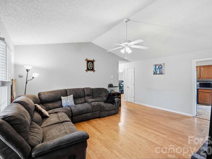 1114 Lakeview Street, Kannapolis, NC 28083.  MLS# CAR4384208, YatesRealty ID 25105. 