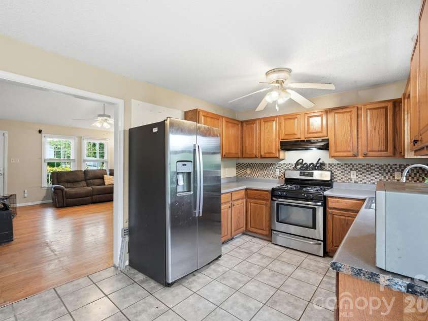 1114 Lakeview Street, Kannapolis, NC 28083.  MLS# CAR4384208, YatesRealty ID 25105. 
