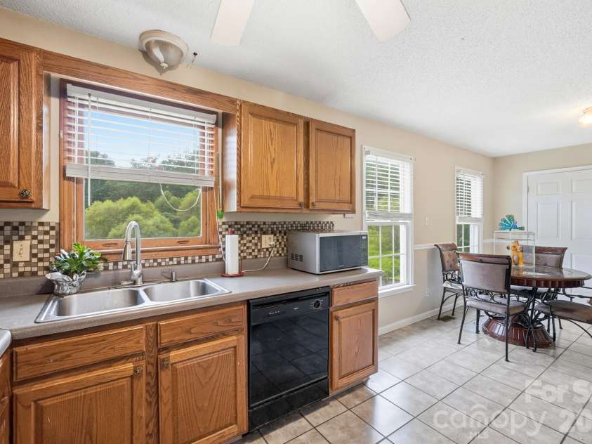 1114 Lakeview Street, Kannapolis, NC 28083.  MLS# CAR4384208, YatesRealty ID 25105. 