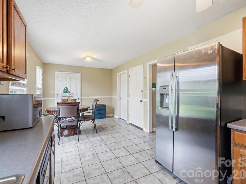 1114 Lakeview Street, Kannapolis, NC 28083.  MLS# CAR4384208, YatesRealty ID 25105. 