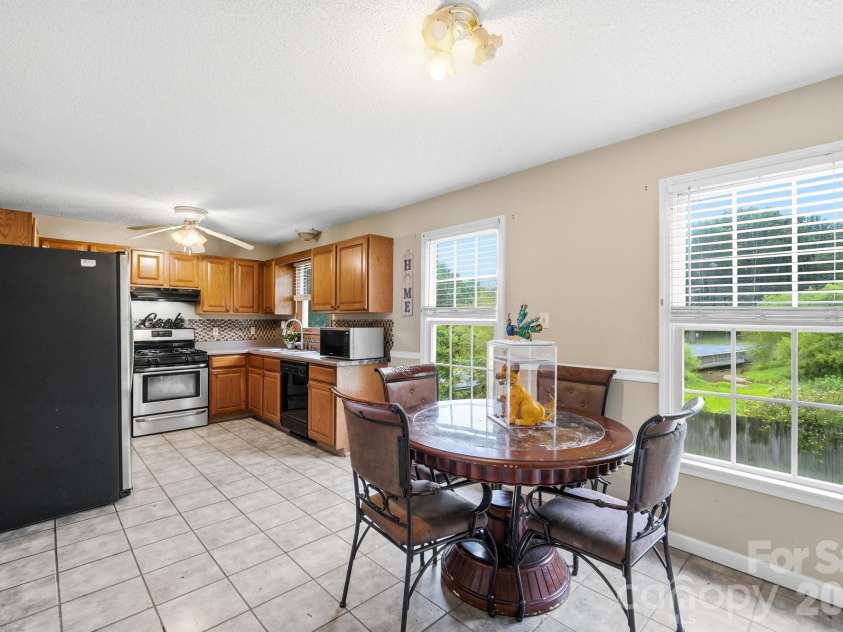 1114 Lakeview Street, Kannapolis, NC 28083.  MLS# CAR4384208, YatesRealty ID 25105. 
