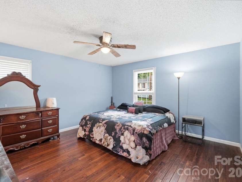 1114 Lakeview Street, Kannapolis, NC 28083.  MLS# CAR4384208, YatesRealty ID 25105. 