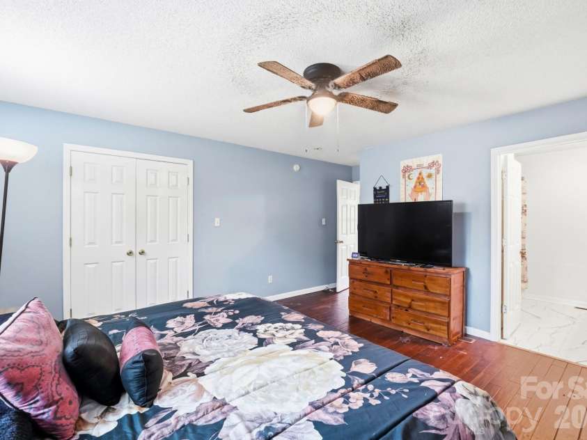 1114 Lakeview Street, Kannapolis, NC 28083.  MLS# CAR4384208, YatesRealty ID 25105. 