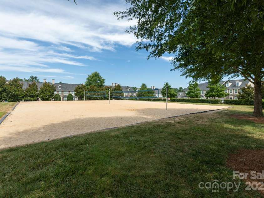 9826 Springholm Drive, Charlotte, NC 28278.  MLS# CAR4277978, YatesRealty ID 25105. 