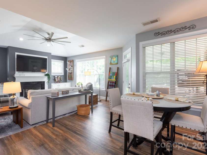 9826 Springholm Drive, Charlotte, NC 28278.  MLS# CAR4277978, YatesRealty ID 25105. 