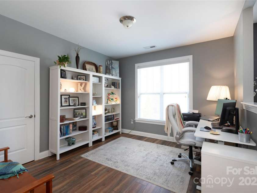 9826 Springholm Drive, Charlotte, NC 28278.  MLS# CAR4277978, YatesRealty ID 25105. 